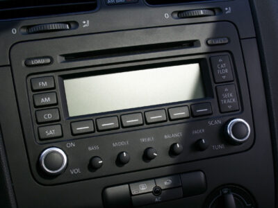 how to fix a car radio that wont turn off