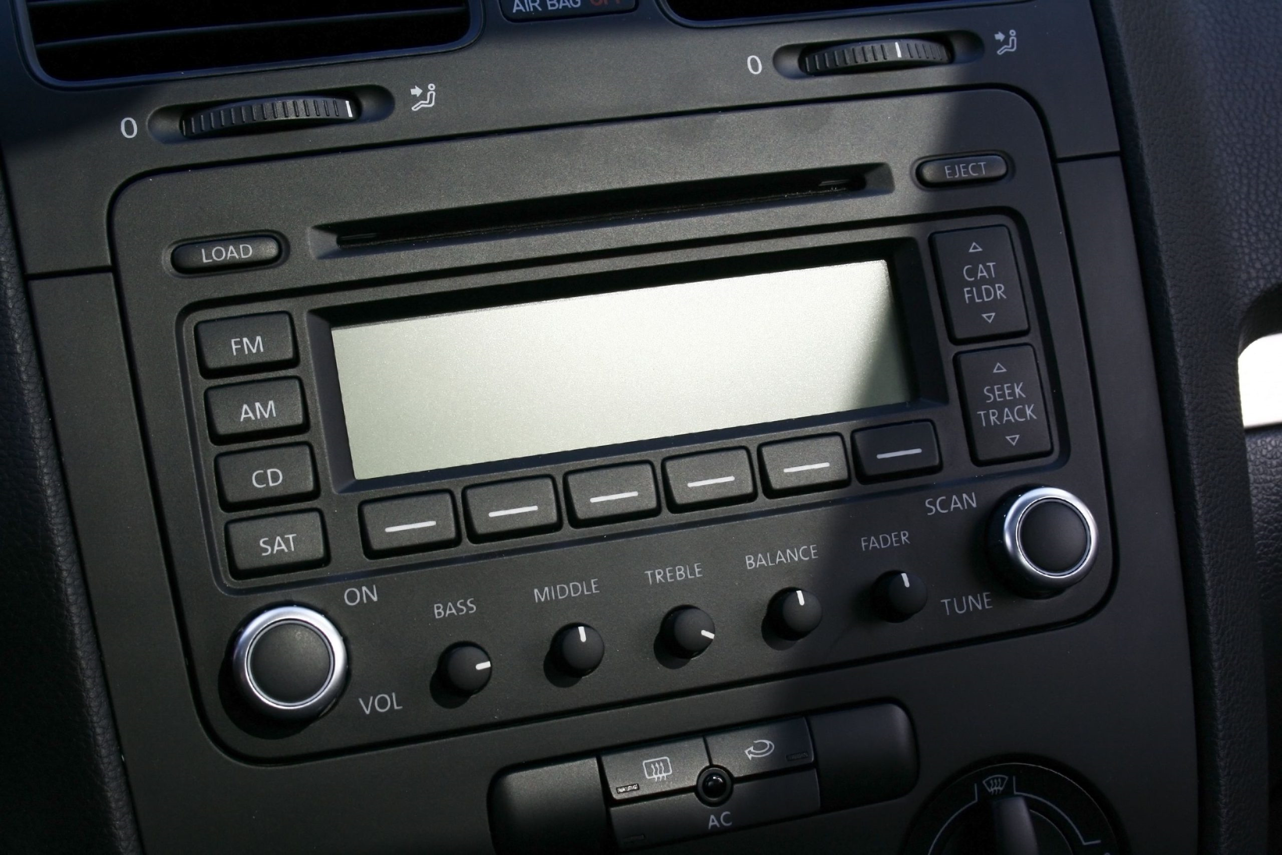 how to fix a car radio that wont turn off